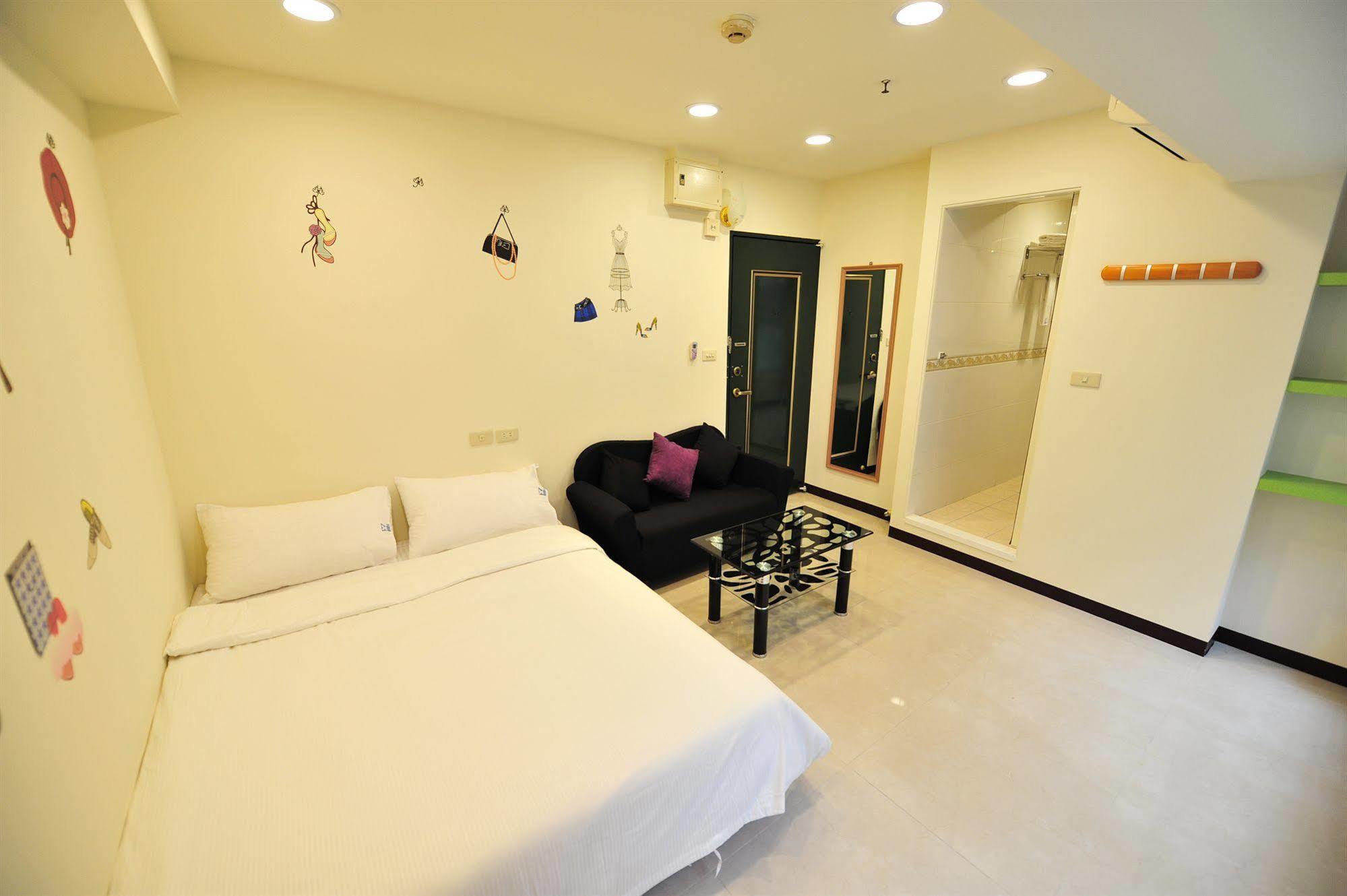 Hotel Ezbookers Dunhua Taipéi Exterior foto
